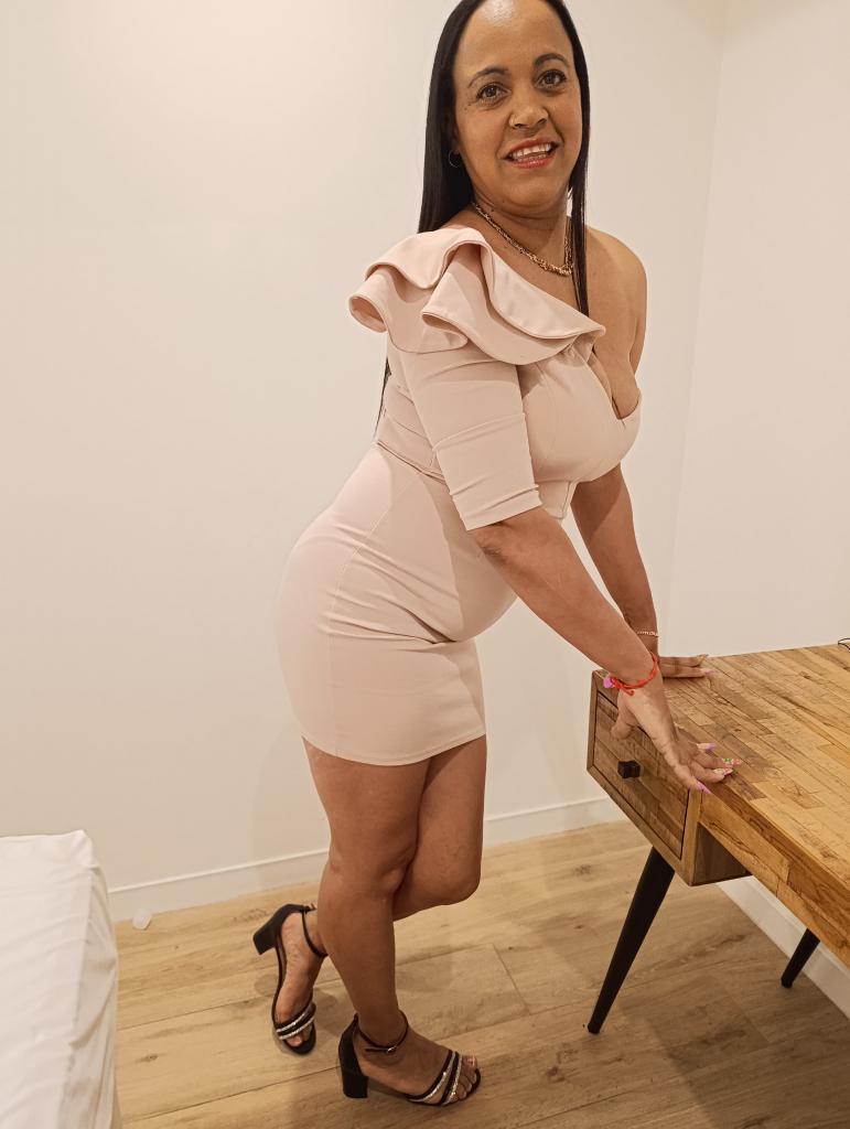 643852304: Chica busca chico en Almería