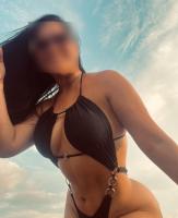 667050848: Chica busca chico en Sevilla