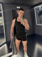 643867880: Chico busca chica en Barcelona