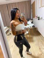 647315397: Chica busca chico en Madrid