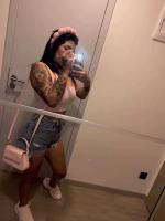647315397: Chica busca chico en Madrid