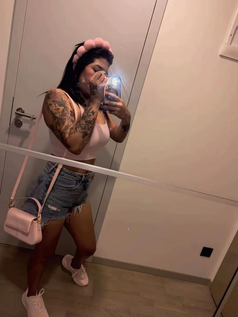647315397: Chica busca chico en Madrid