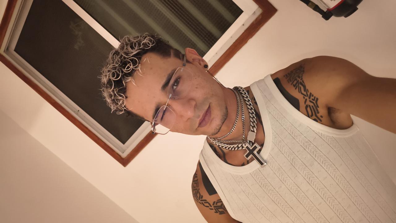 671467923: Chico busca chica en Tenerife