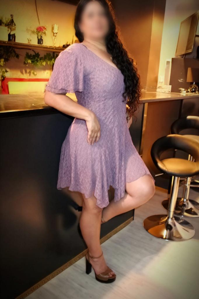 695835696: Chica busca chico en Sevilla
