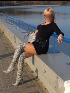 611236461: Chica busca chico en Sevilla