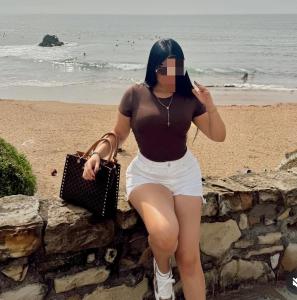 742096259: Chica busca chico en La Coruña