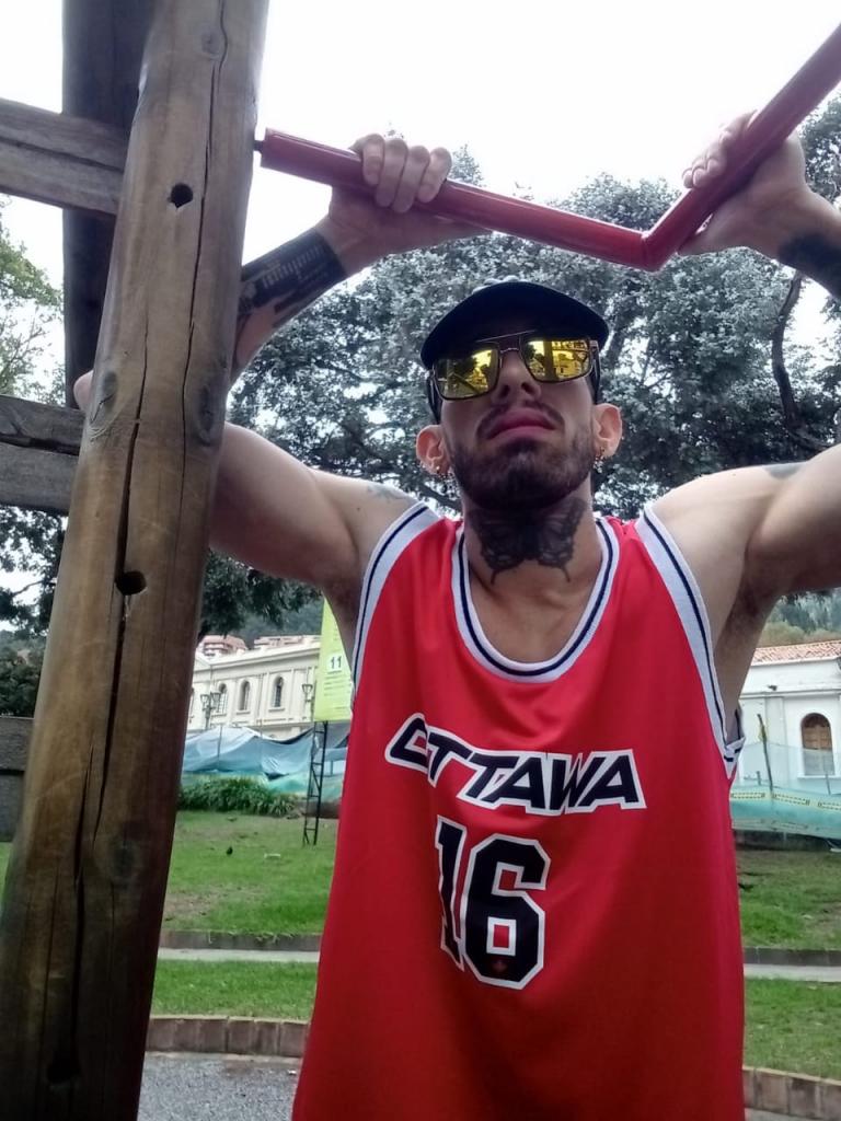 643352186: Chico busca chica en Zaragoza