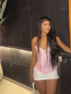 634304085: Chica busca chico en La Coruña