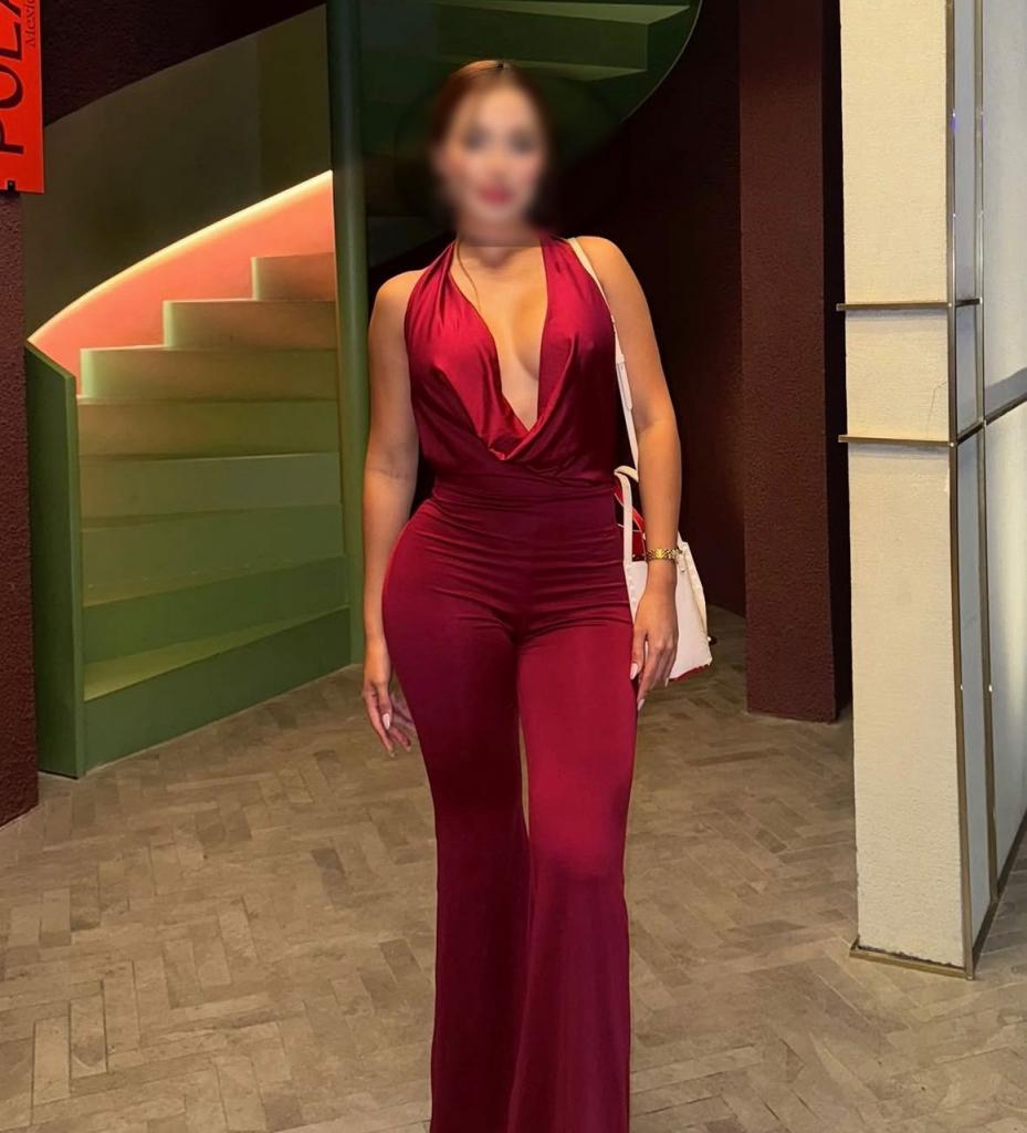 Chica busca chico en Alicante: Chica busca chico