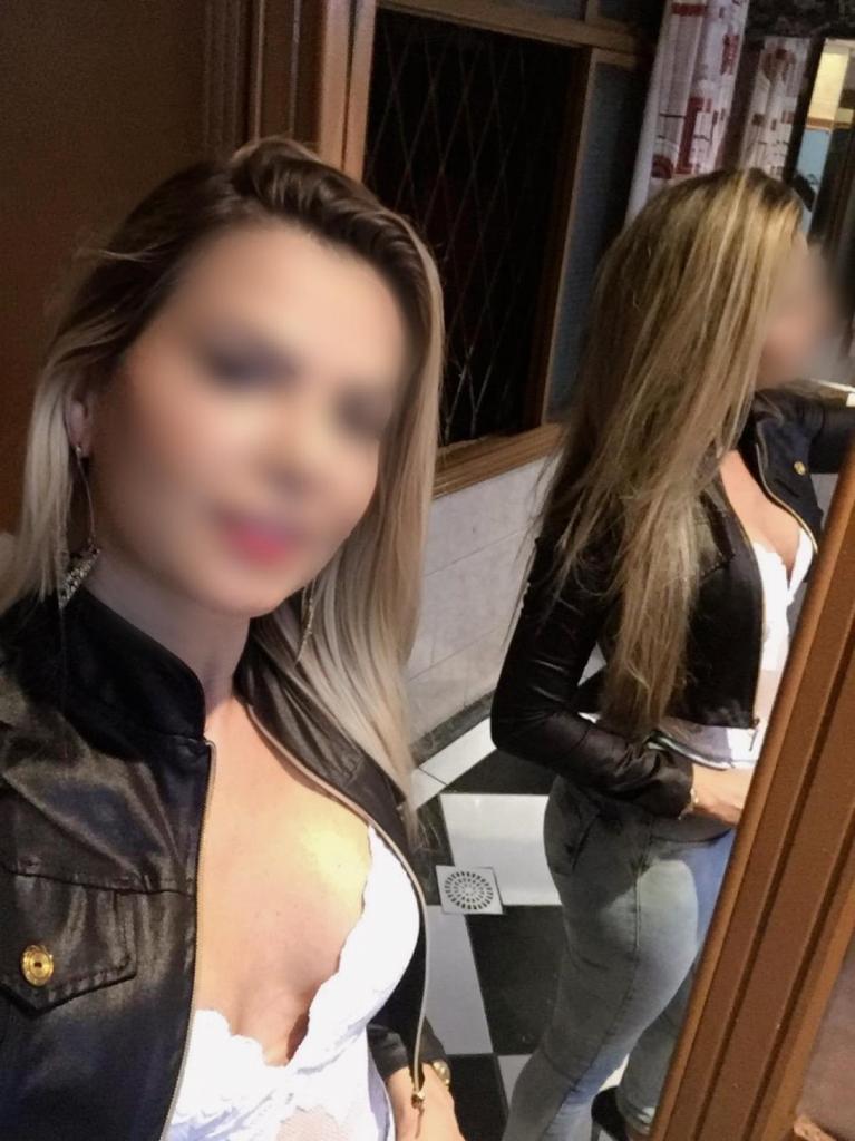 Chica busca chico en Barcelona: 