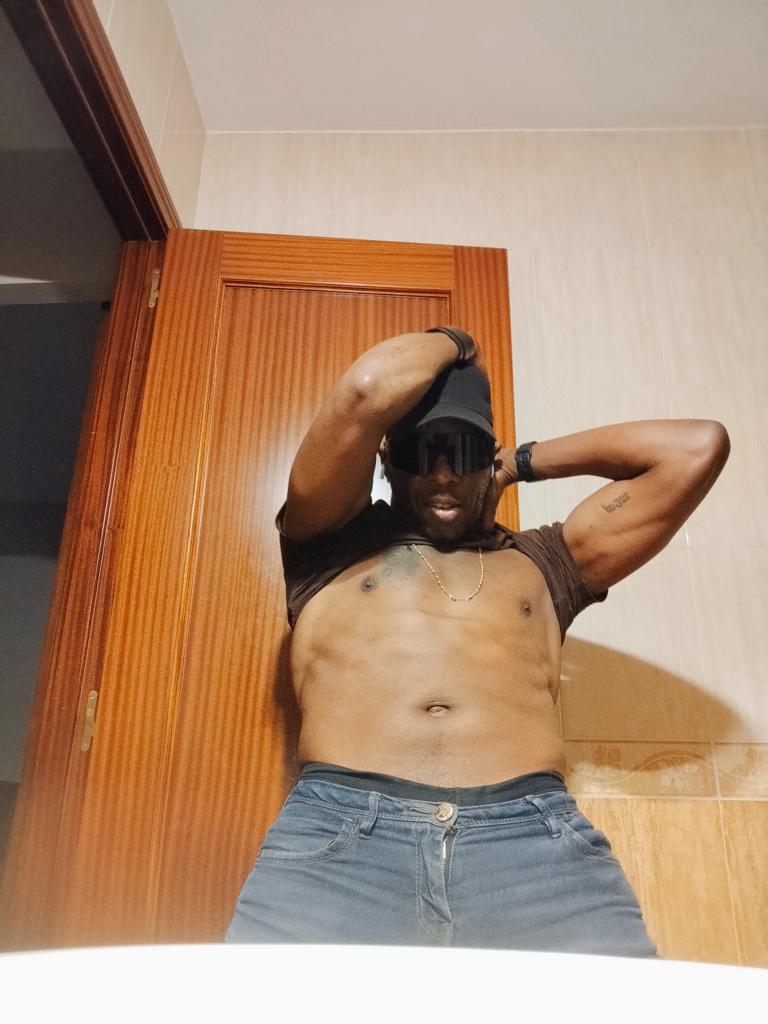 634150906: Chica busca chico en Sevilla