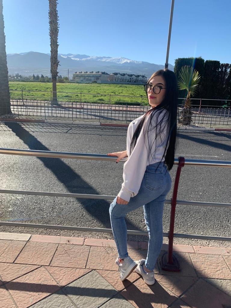 Chica busca chico en Granada: 
