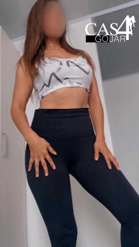 Chica busca chico en Granada: Chica busca chico