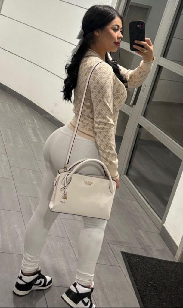 631151588: Chica busca chico en Valencia