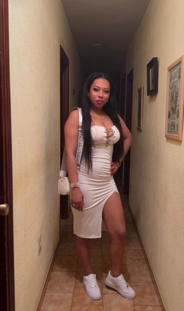 Chica busca chico en Almería: 