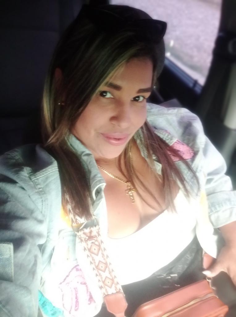 Chica busca chico en Cádiz: 