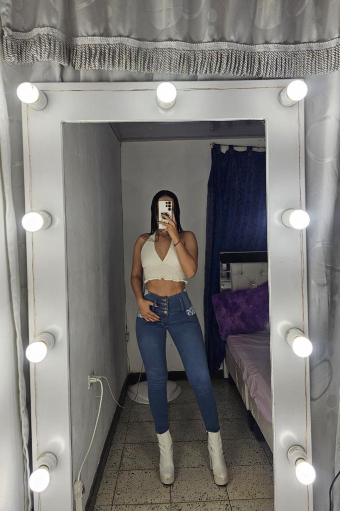 Chica busca chico en Tenerife: 