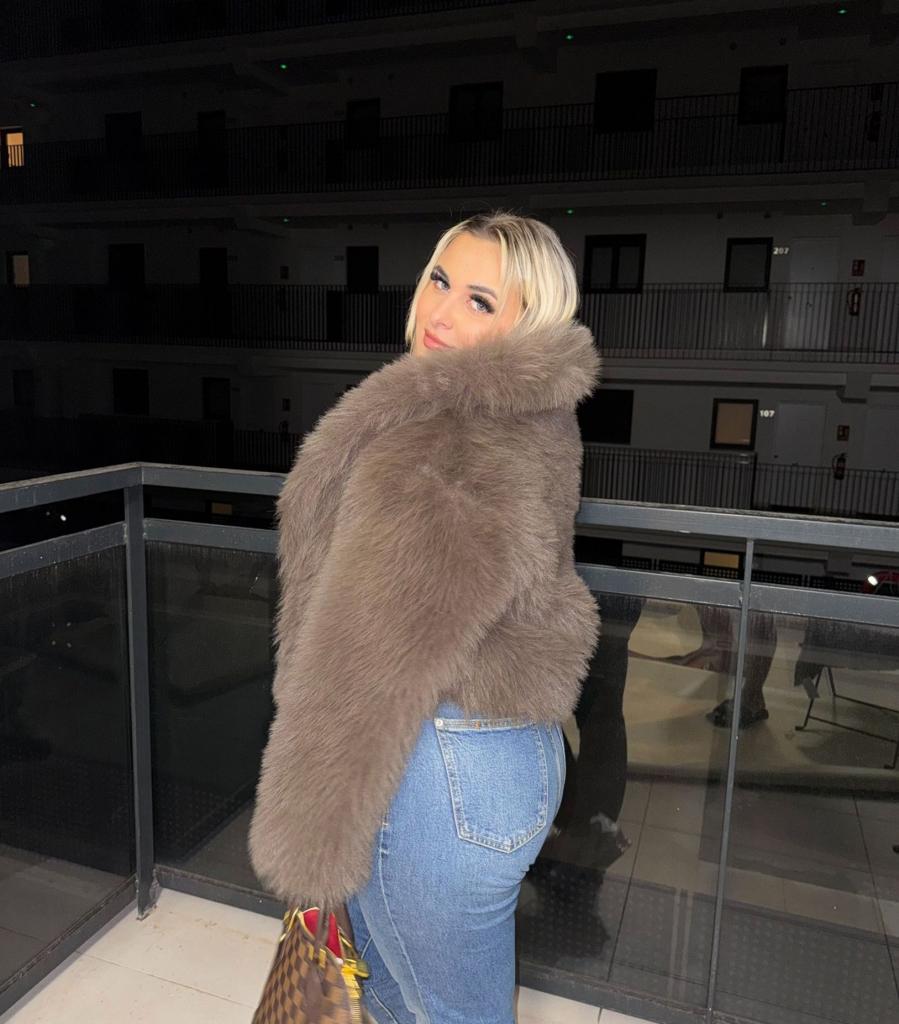 662439974: Chica busca chico en Málaga