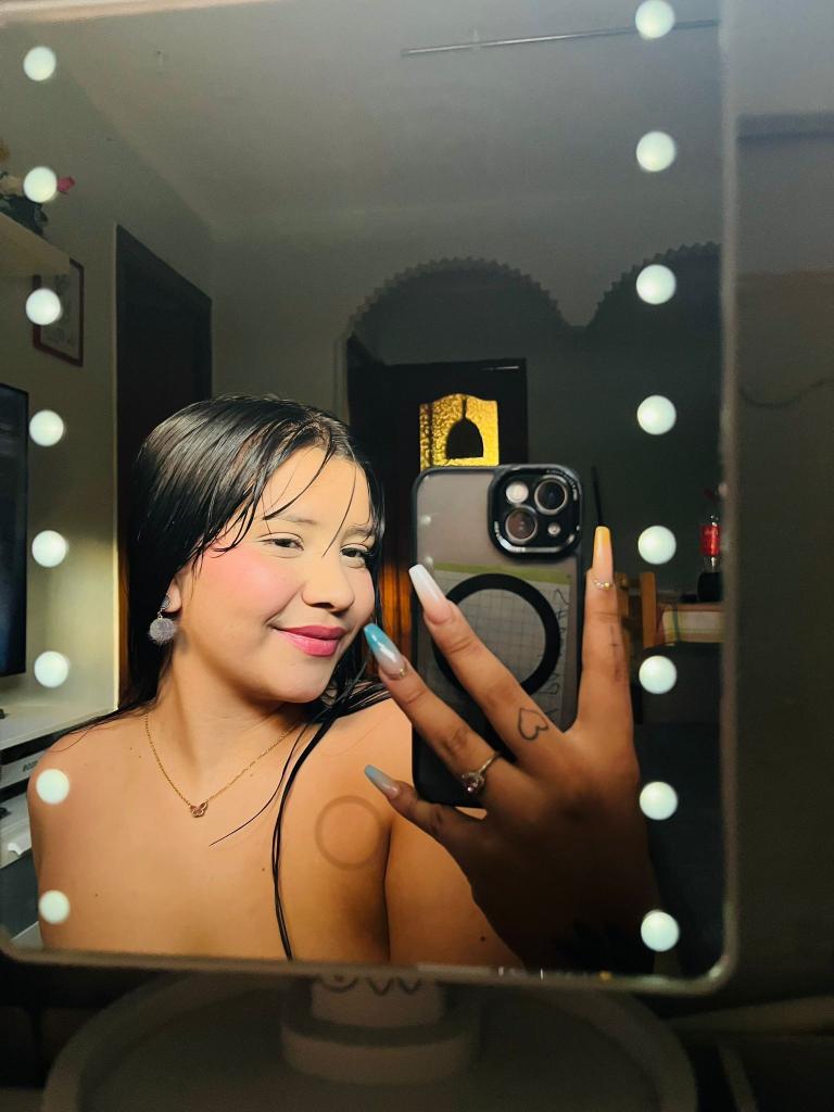 Chica busca chico en Cádiz: 