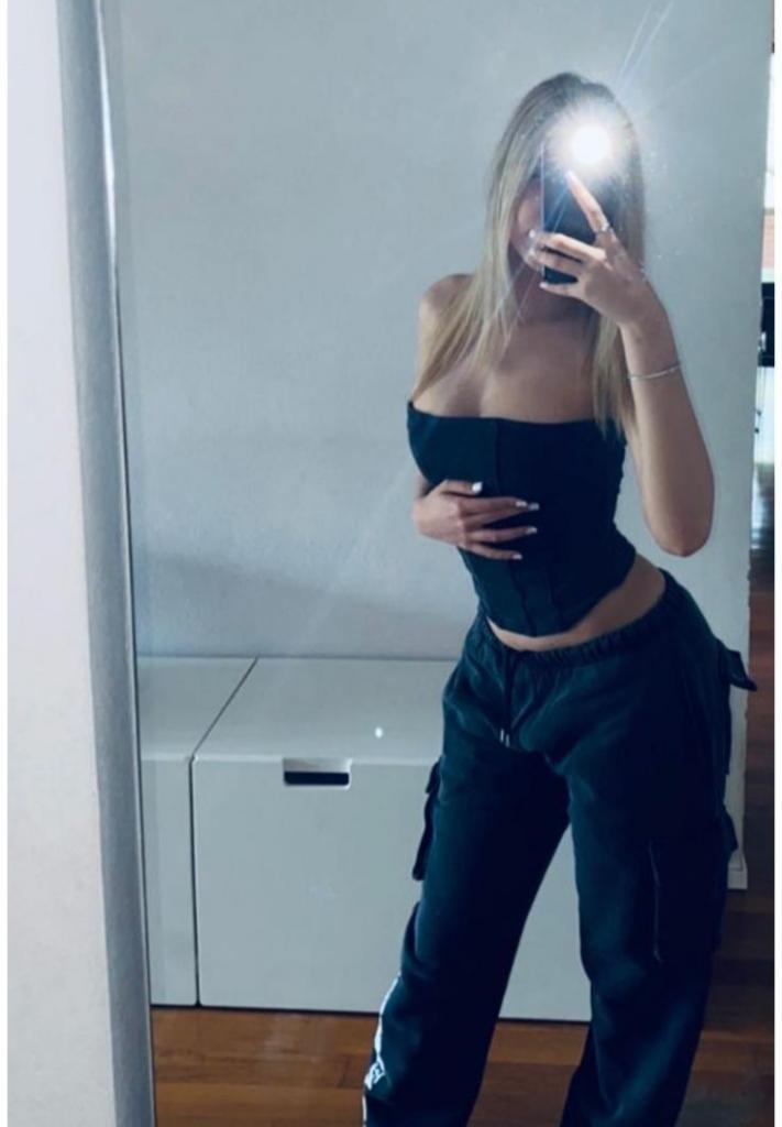 Chica busca chico en La Coruña: 