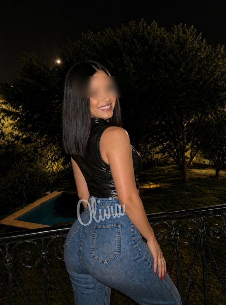 Chica busca chico en Málaga: Chica busca chico