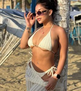 654479341: Chica busca chico en Barcelona