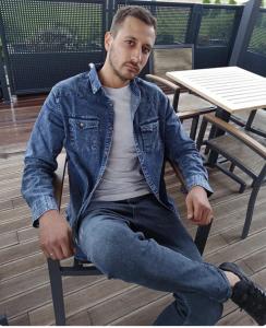 604289038: Chico busca chica en Madrid