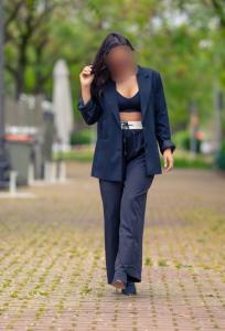 643693495: Chica busca chico en Madrid