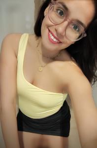 697734316: Chica busca chico en Málaga