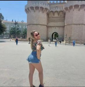 661049725: Chica busca chico en Navarra