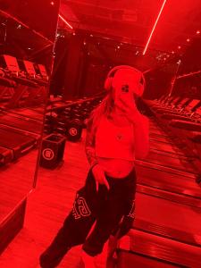 637867417: Chica busca chico en Barcelona