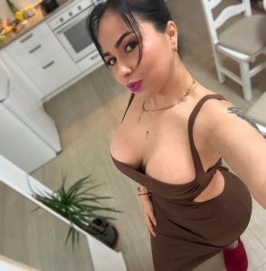 664313875: Chica busca chico en Málaga