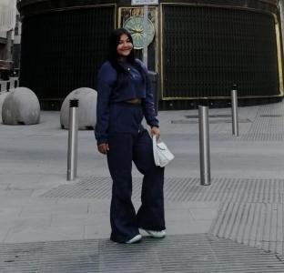 617440311: Chica busca chico en Sevilla