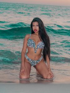 604364933: Chica busca chico en Tarragona