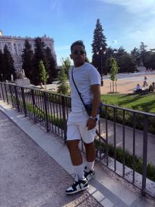 624774360: Chico busca chica en Madrid