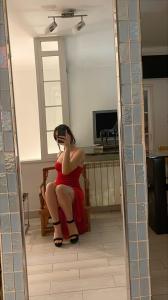 642077045: Chica busca chico en Madrid