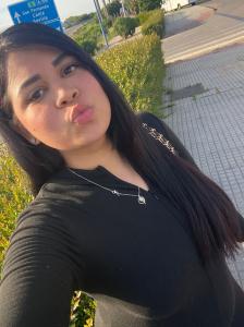 677315268: Chica busca chico en Cádiz