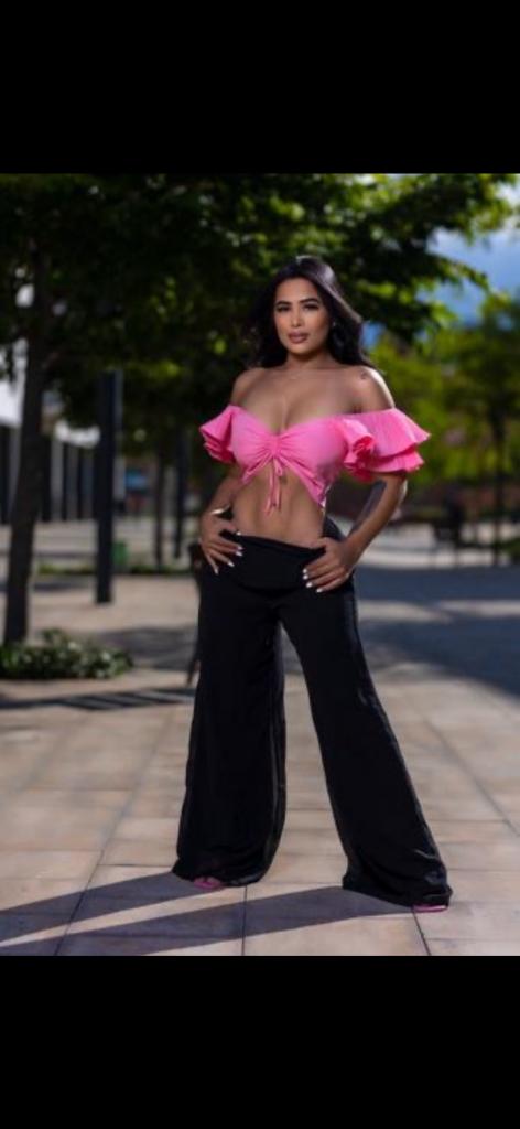 Chica busca chico en Alicante: Chica busca chico