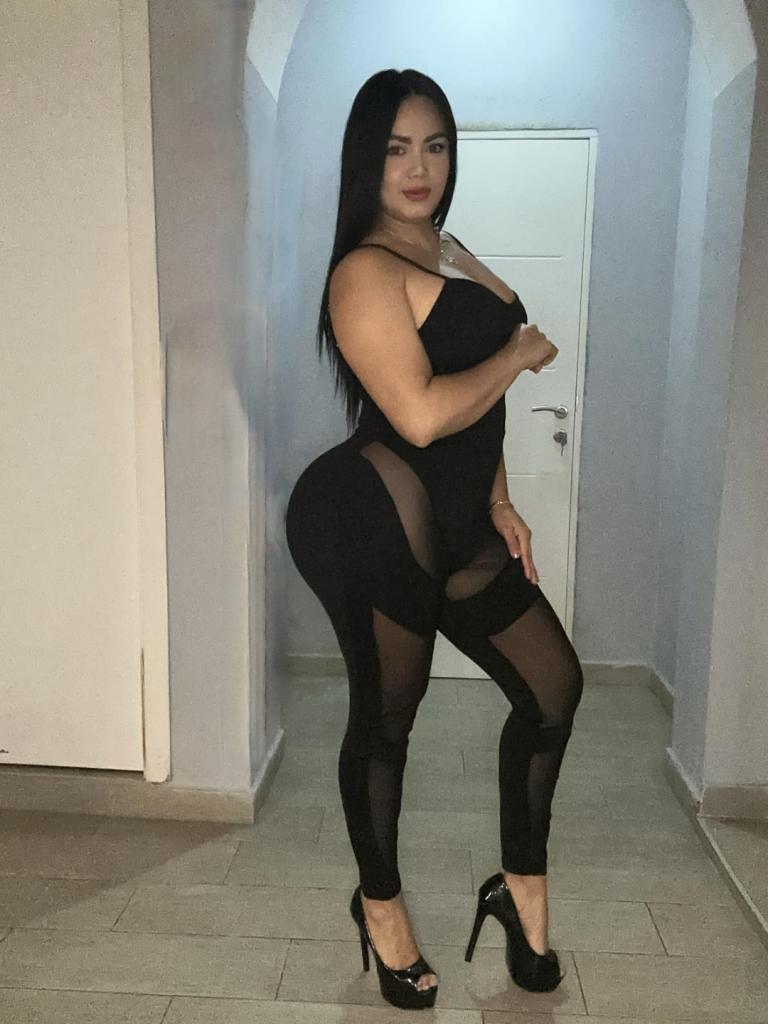 641046562: Chica busca chico en Sevilla