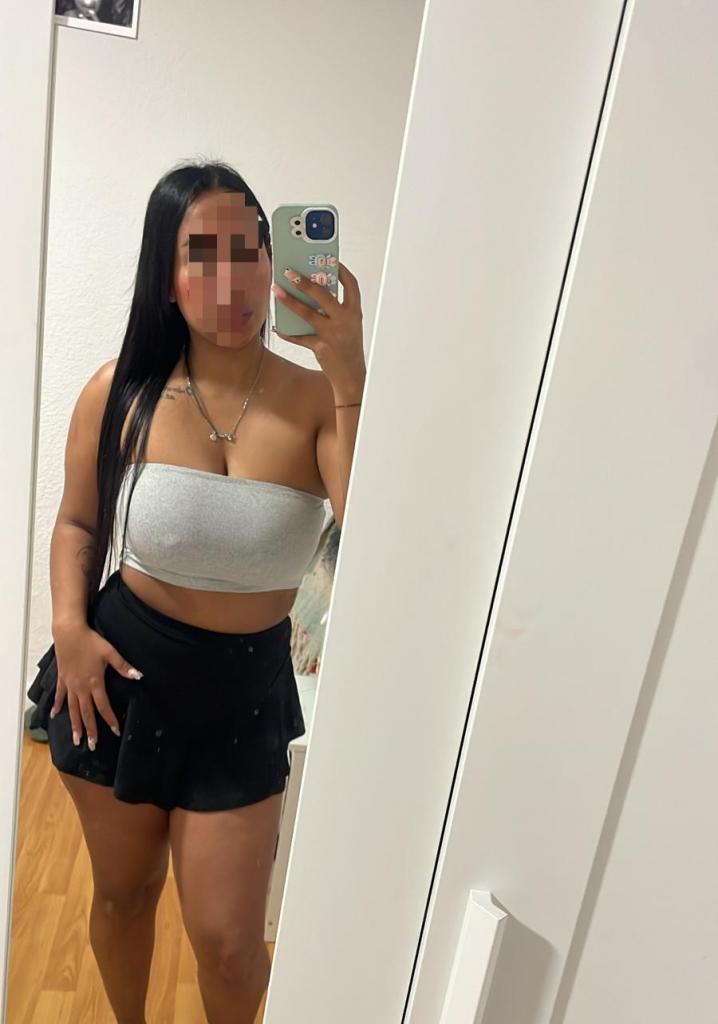 Chica busca chico en Granada: 