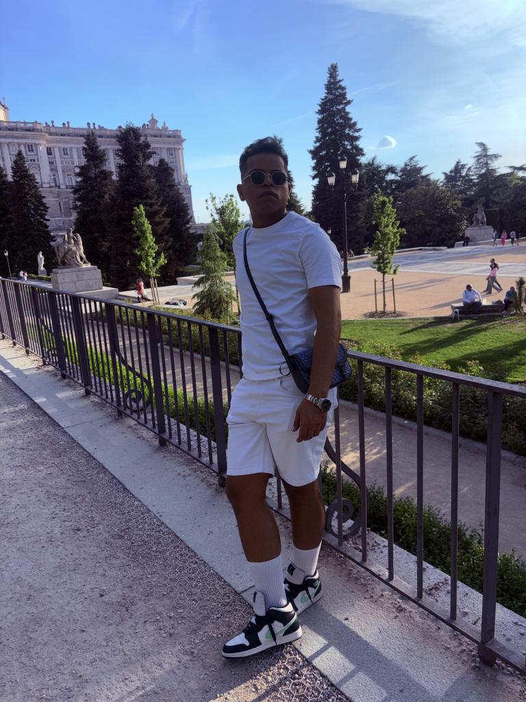 624774360: Chico busca chica en Madrid