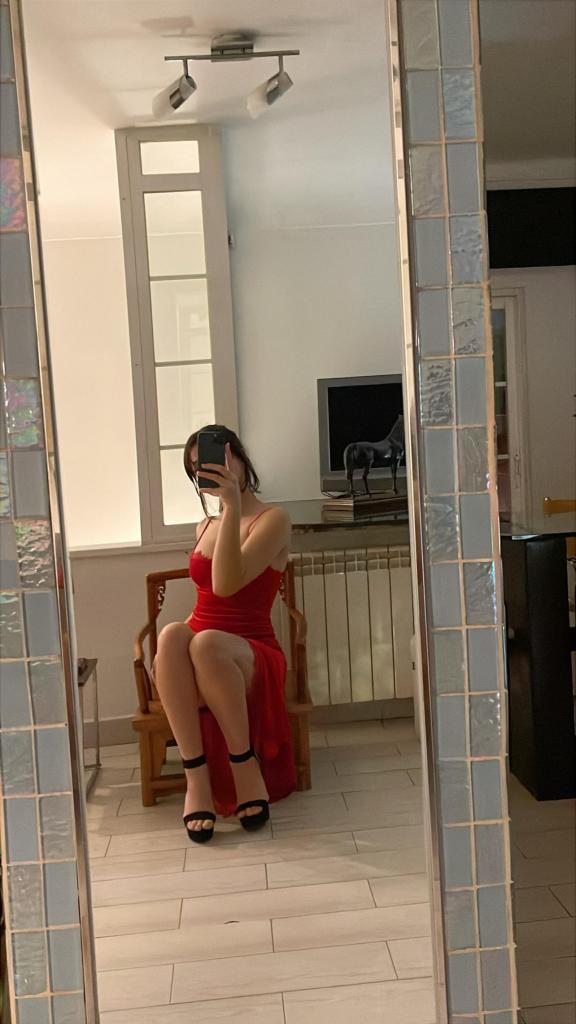 642077045: Chica busca chico en Madrid