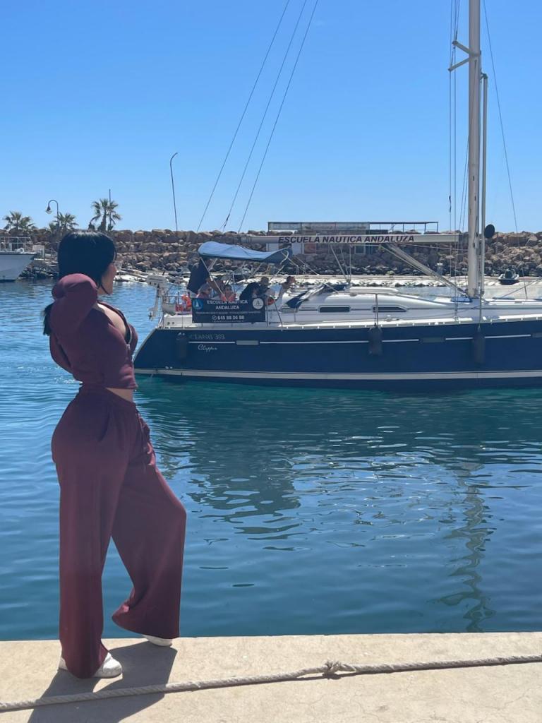 Chica busca chico en Almería: 