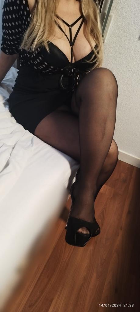 672962194: Chica busca chico en Granada