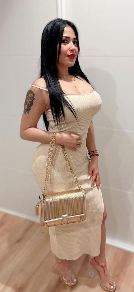 664313875: Chica busca chico en Málaga