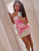 697734316: Chica busca chico en Málaga