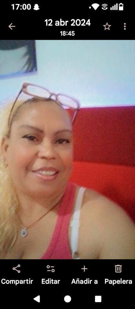 Chica busca chico en Tenerife: 