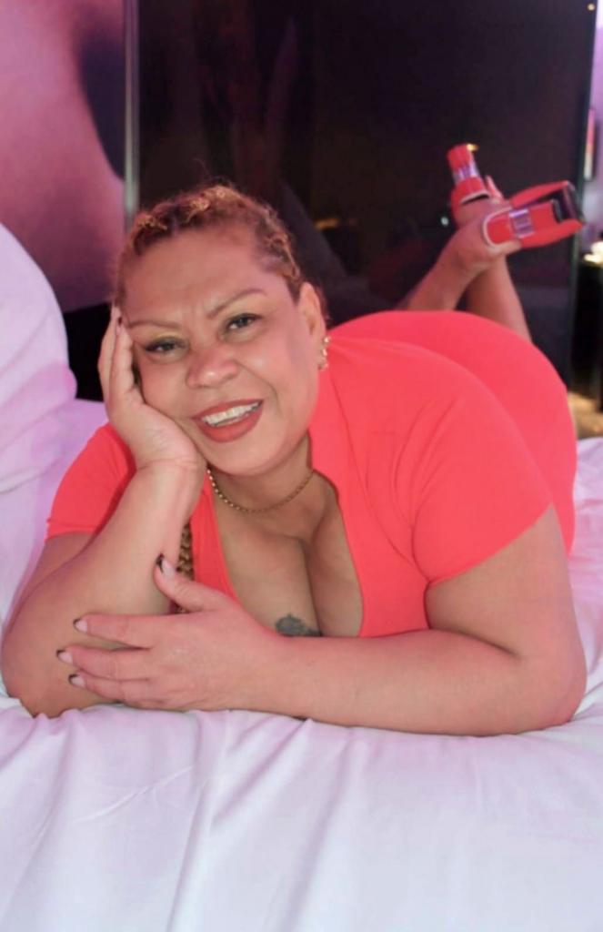 Chica busca chico en Tenerife: 