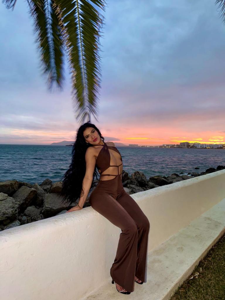 Chica busca chico en Ibiza: Chica busca chico