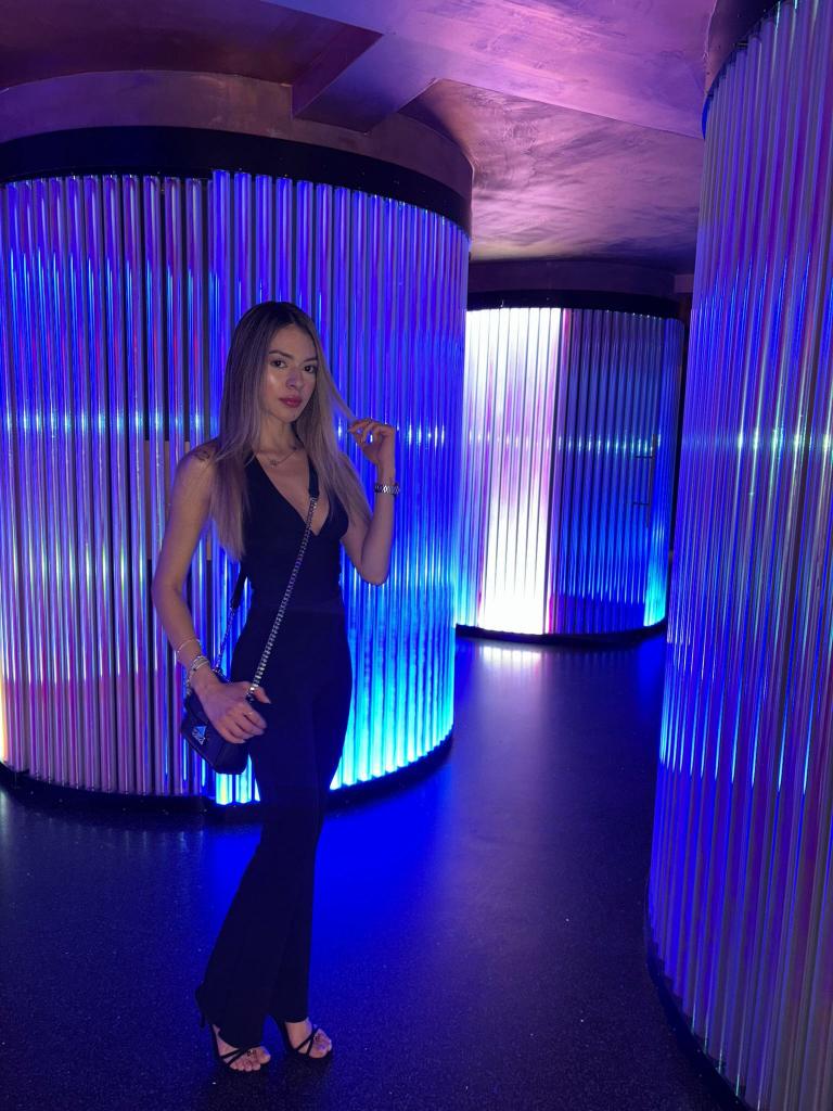 Chica busca chico en Ibiza: 